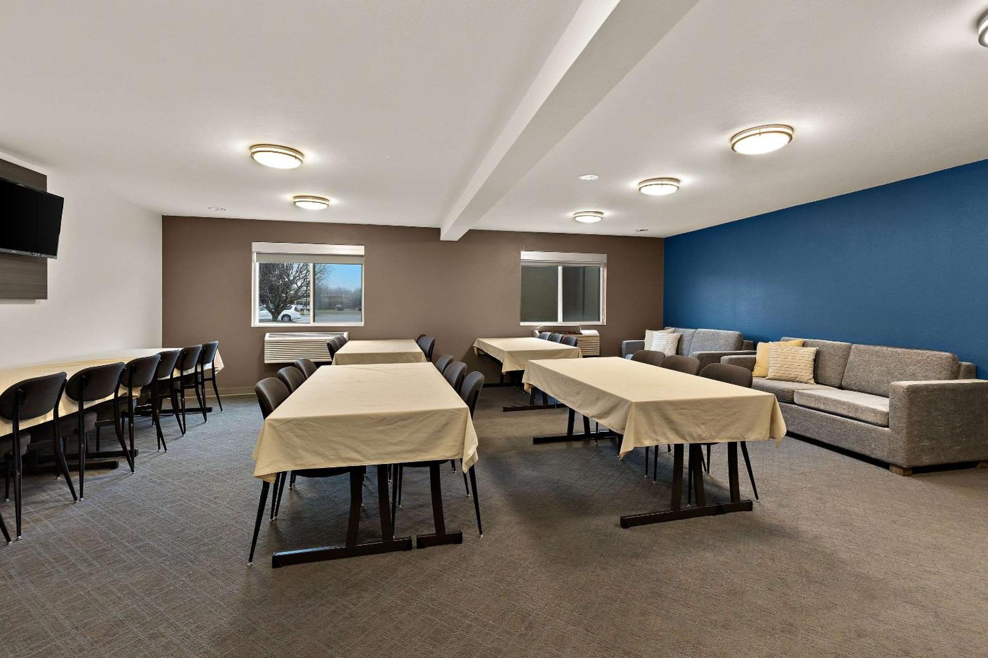 Comfort Inn & Suites Фримонт Екстериор снимка