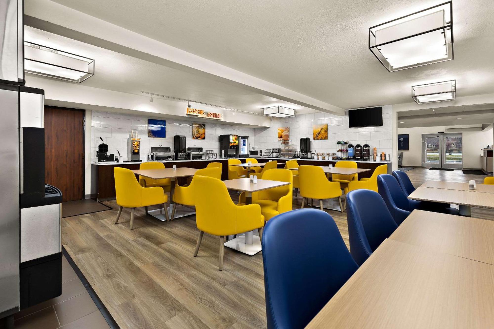 Comfort Inn & Suites Фримонт Екстериор снимка