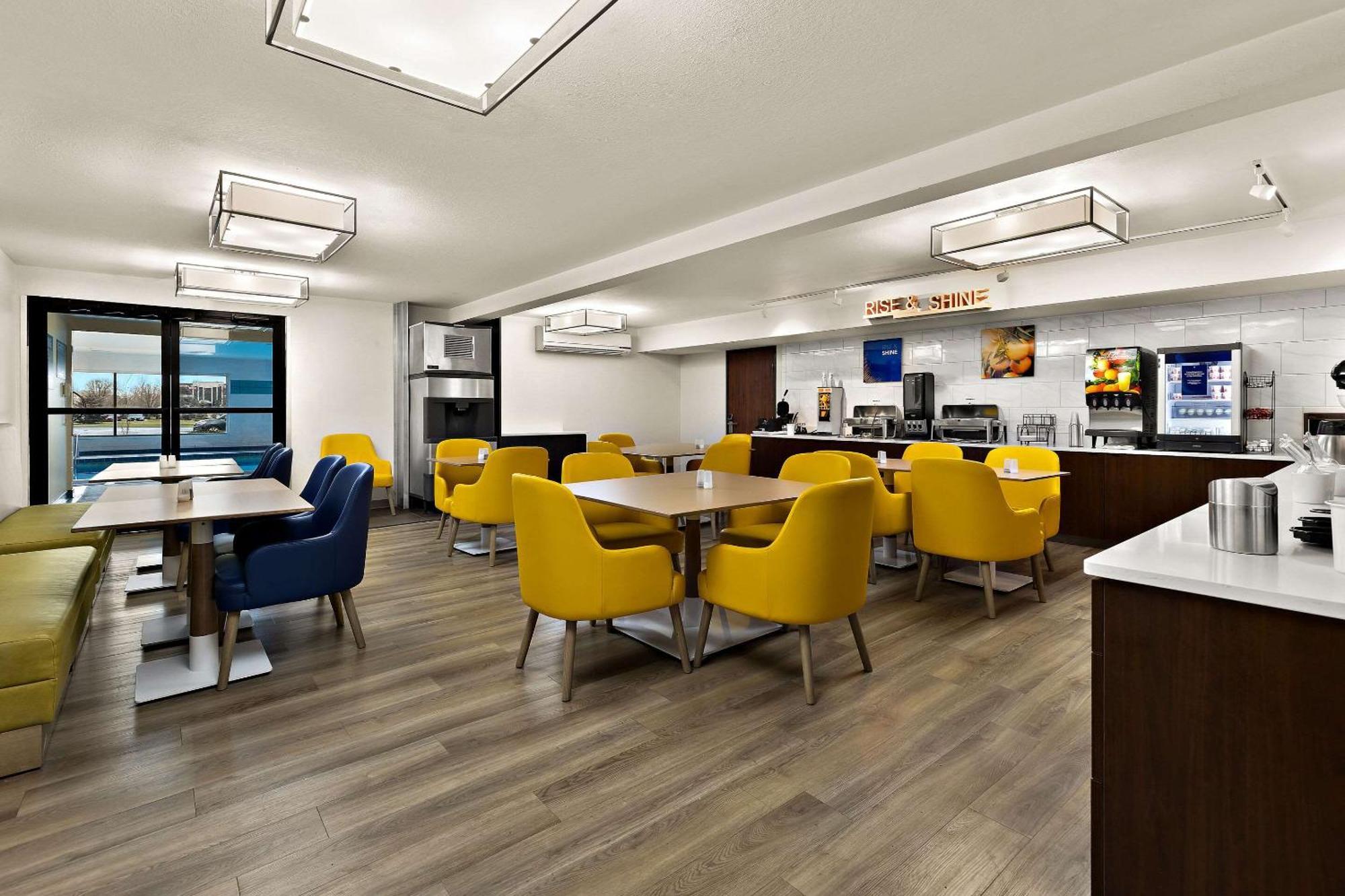 Comfort Inn & Suites Фримонт Екстериор снимка
