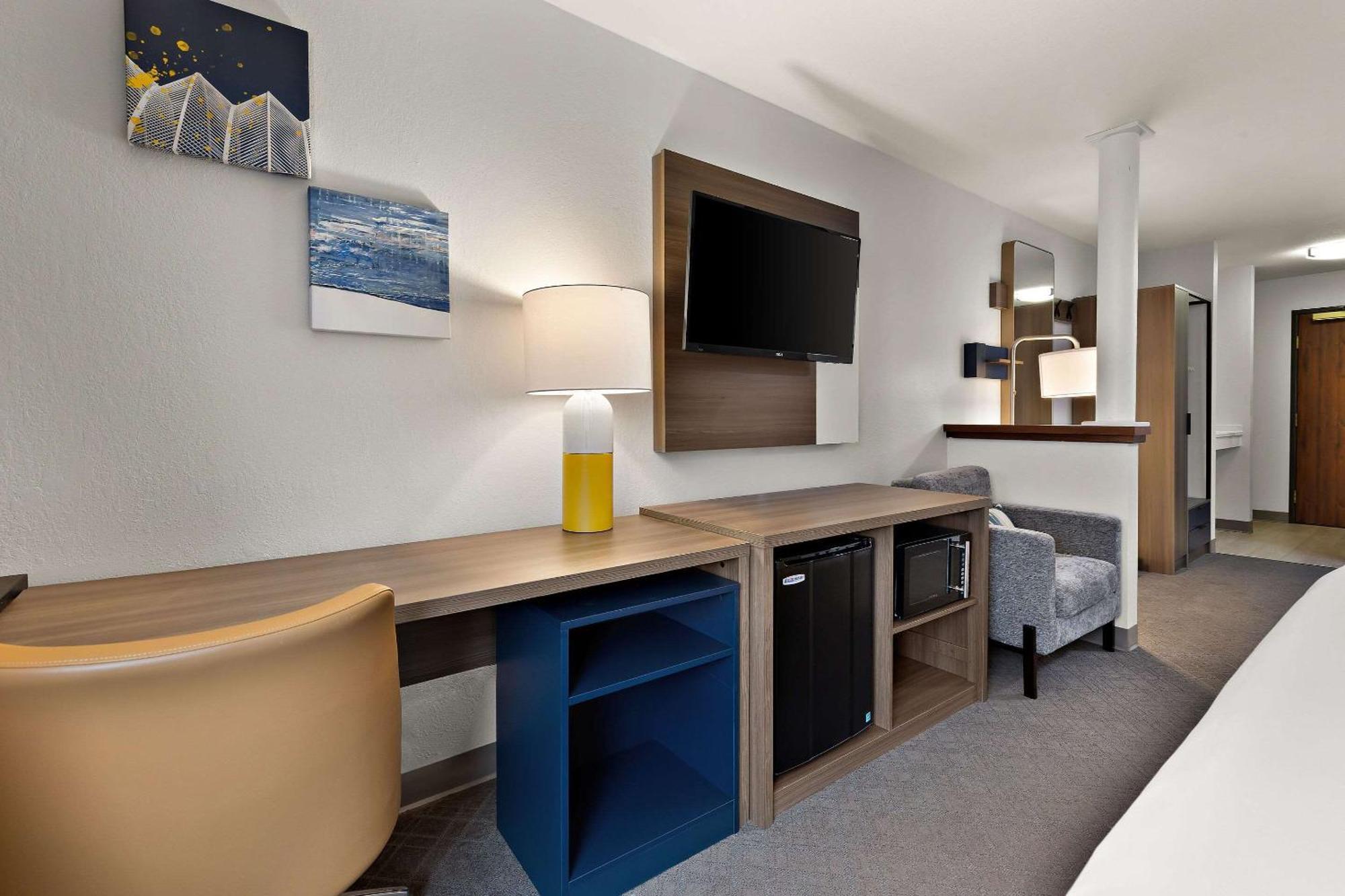 Comfort Inn & Suites Фримонт Екстериор снимка