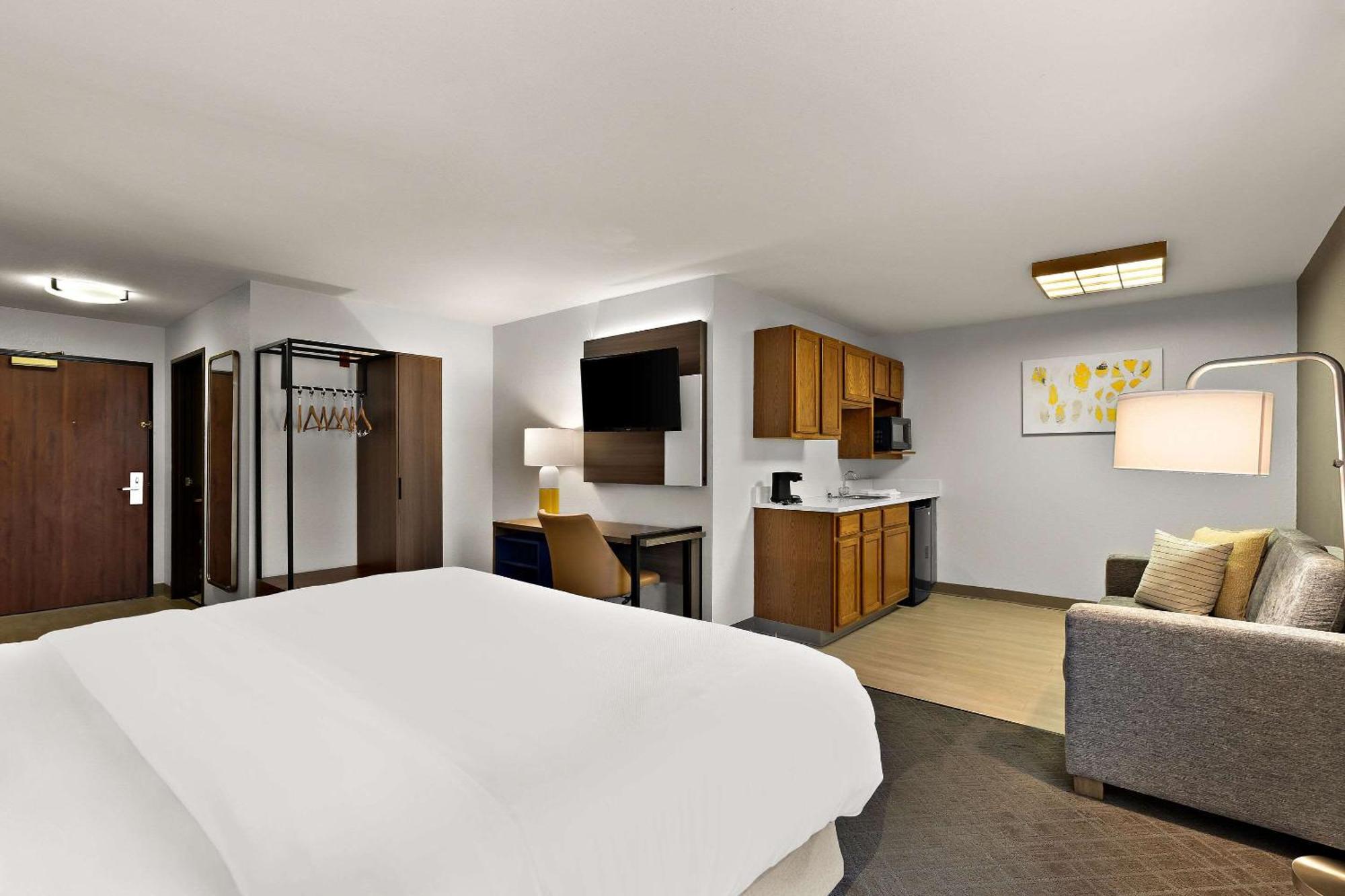 Comfort Inn & Suites Фримонт Екстериор снимка