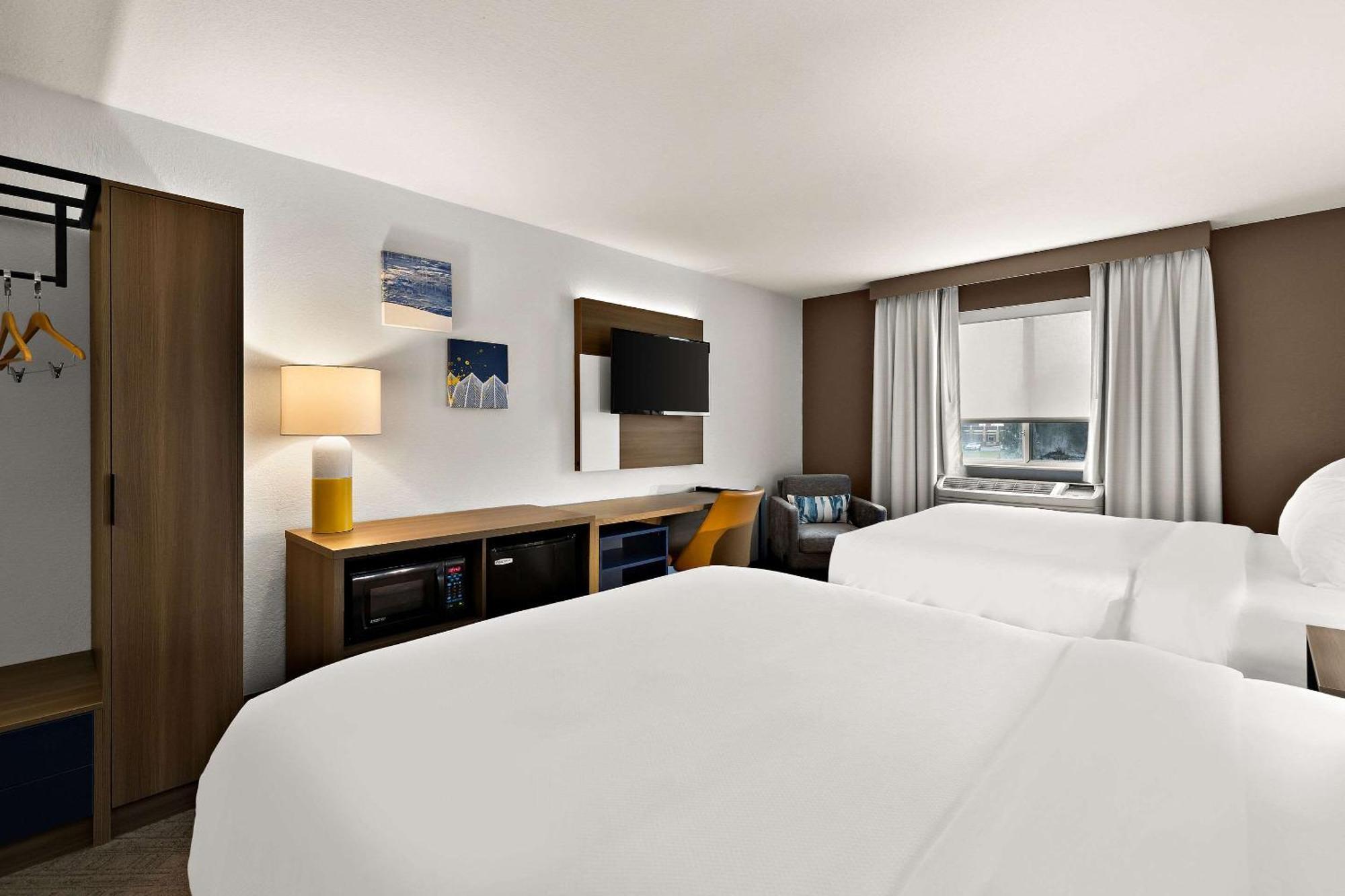Comfort Inn & Suites Фримонт Екстериор снимка