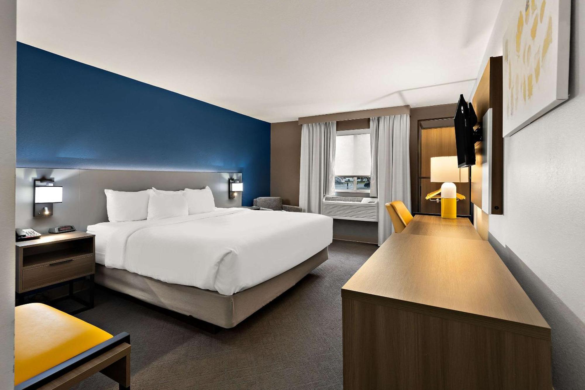 Comfort Inn & Suites Фримонт Екстериор снимка