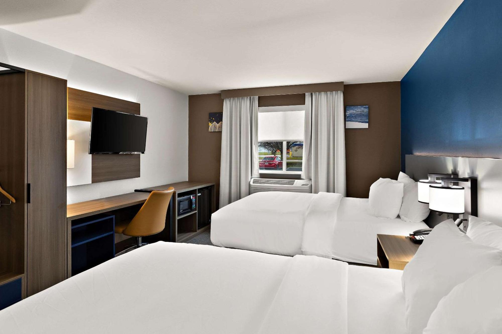 Comfort Inn & Suites Фримонт Екстериор снимка