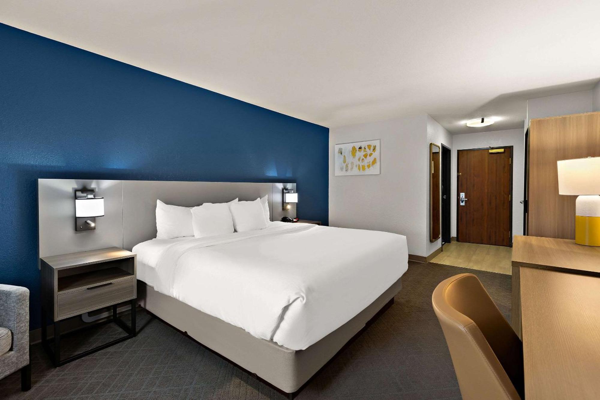 Comfort Inn & Suites Фримонт Екстериор снимка